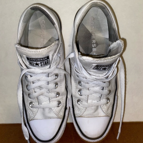 Women’s size 7 Converse low top all star Chuck Taylor Crisp White sneakers - Picture 8 of 10